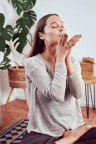 ejercicio yoga beso al cielo 
